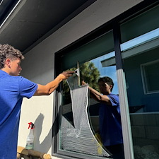 Revive-Shine-Gutter-and-Window-Cleaning-in-Long-Beach-CA 11