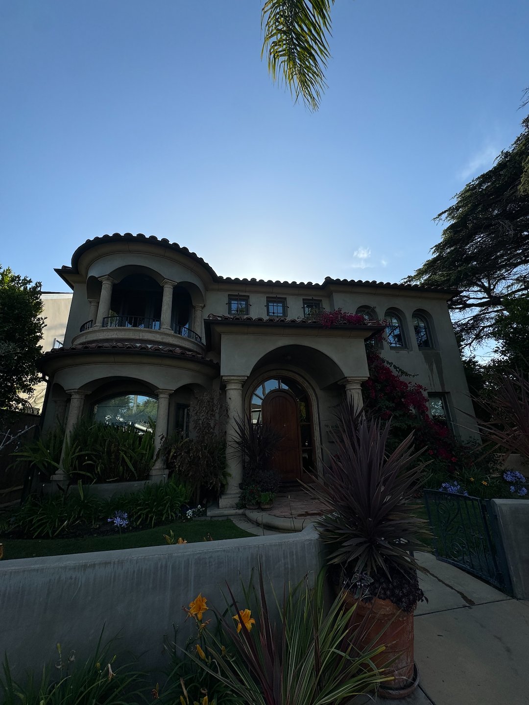 Safe & Professional Two-Story Window Cleaning In Long Beach, CA Thumbnail