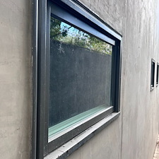 Safe-Professional-Two-Story-Window-Cleaning-In-Long-Beach-CA 13