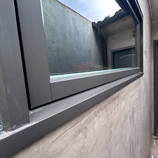 Safe-Professional-Two-Story-Window-Cleaning-In-Long-Beach-CA 14