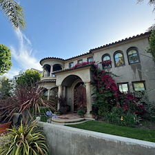 Safe-Professional-Two-Story-Window-Cleaning-In-Long-Beach-CA 8
