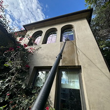 Safe-Professional-Two-Story-Window-Cleaning-In-Long-Beach-CA 5