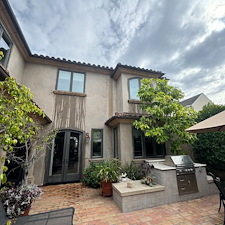 Safe-Professional-Two-Story-Window-Cleaning-In-Long-Beach-CA 0